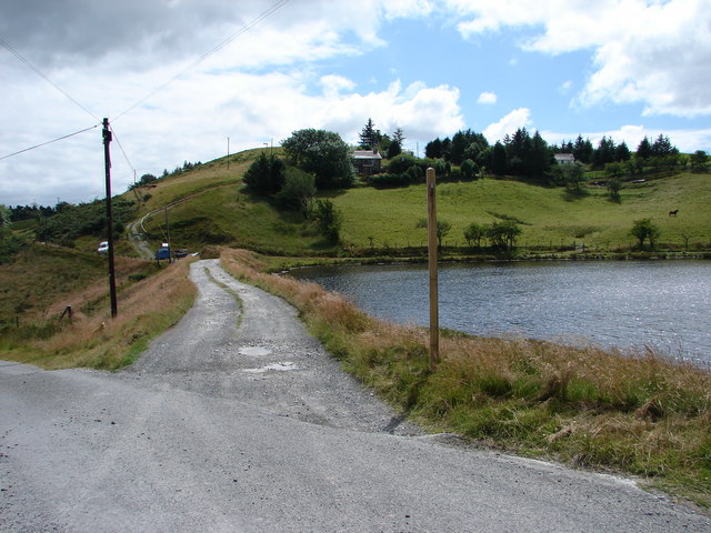 Llyn Yr Oerfa is at the bottom of the drive